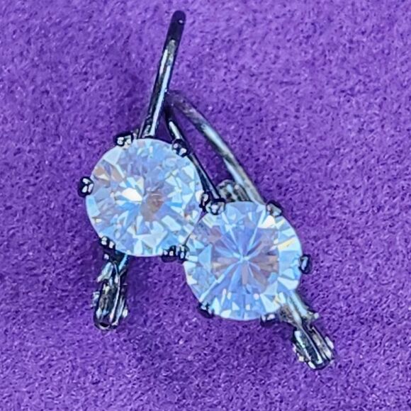 🩵Premier "Delightful" Cubic Zirconia Earrings - Picture 2 of 6